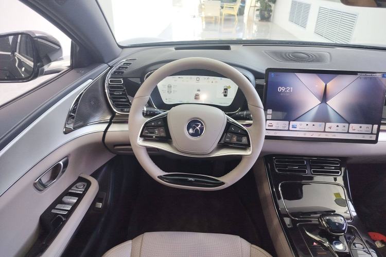 Used BYD Han 2025 DM-i 125KM Prestige Model
