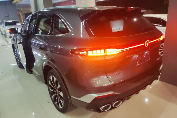 Used Changan CS75 PLUS 2025 4th Generation UItra 2.0T New Blue Whale – Smart & Powerful Version
