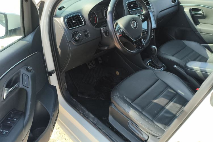 Used Volkswagen Polo 2016 1.6L Automatic Luxury Model
