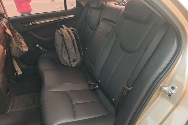 Used Roewe 360 2015 1.5L manual luxury edition
