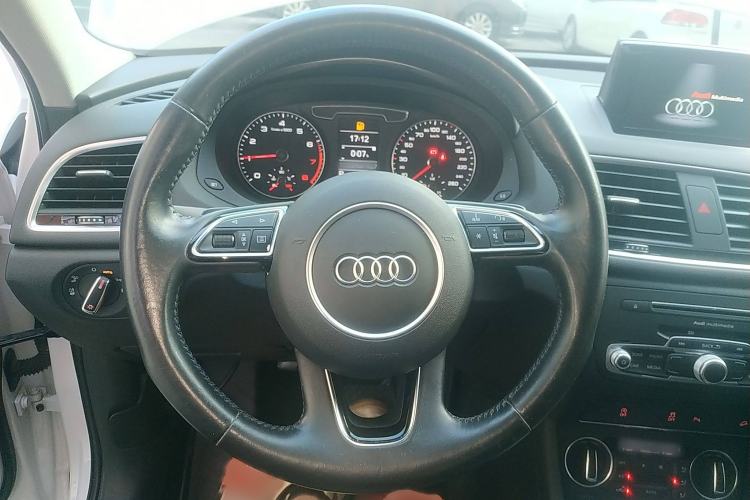 Used Audi Q3 2017 40 TFSI quattro all-wheel-drive sport model