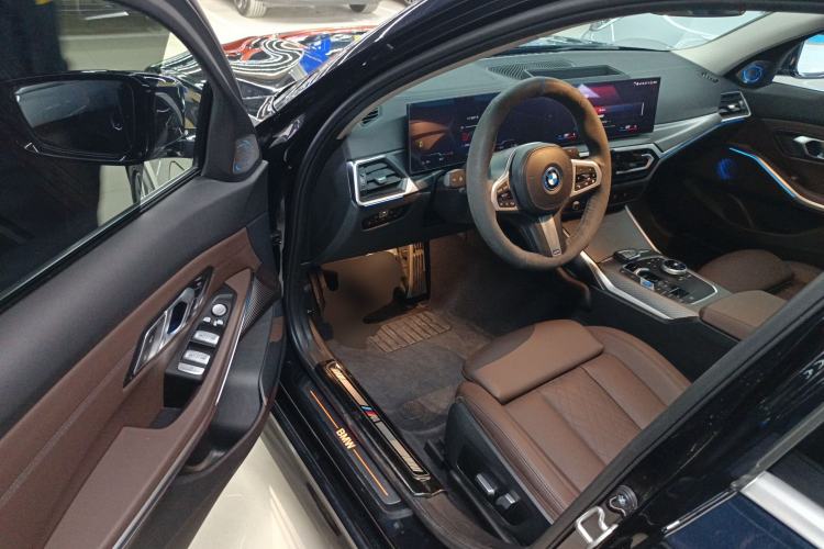 Used BMW i3 2022 eDrive 35 L
