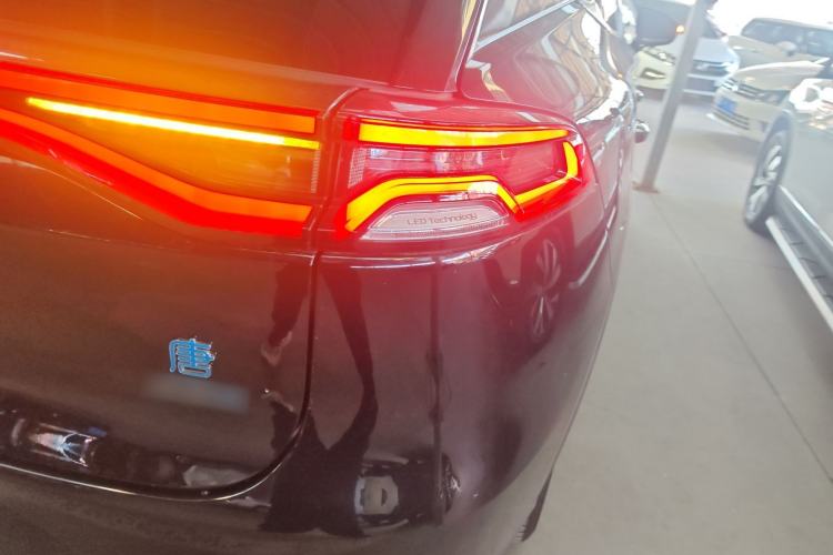 Used BYD Tang New Energy 2019 DM 2.0T All-Wheel Drive Smart Connectivity Enjoyment Model 7 Seats China VI Standard