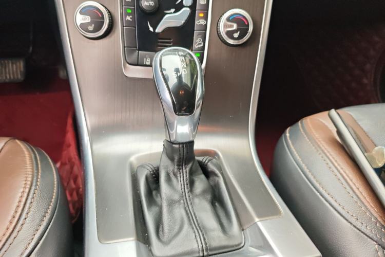 Used Volvo XC60 2015 T5 AWD Zhiyuan Edition
