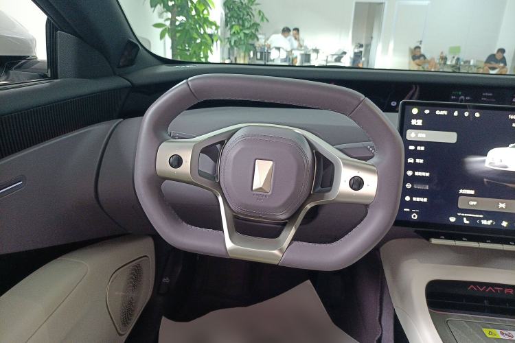 Used  12 2025 Max Extended-Range Edition
