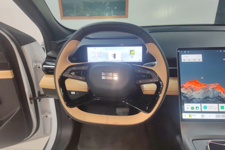 Used  L6 2024 125km PLUS Dragon Edition
