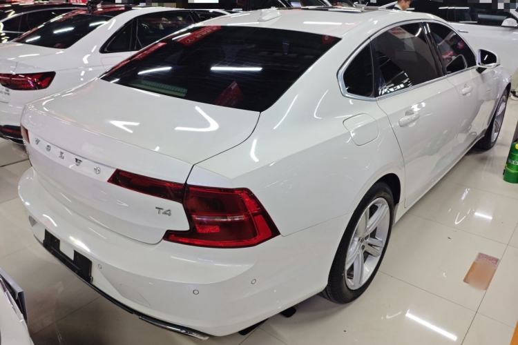 Used Volvo S90 2017 T4 Zhiyuan Edition