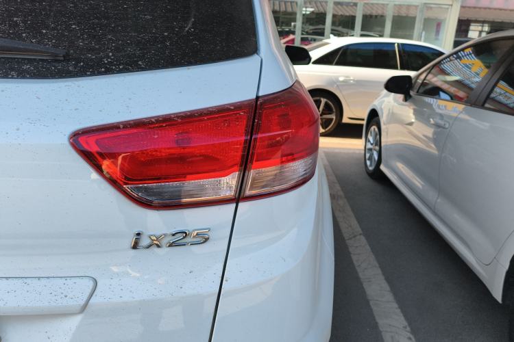 Used Hyundai ix25 2017 1.6L Automatic Smart Version
