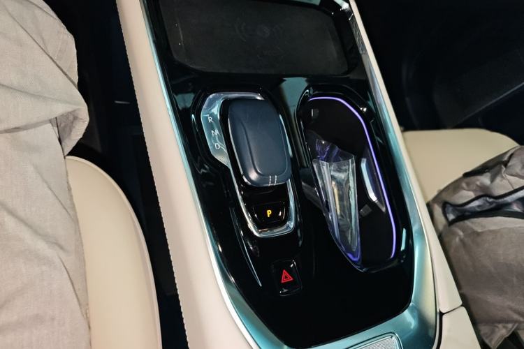 Used Zeekr 009 2022 WE Edition
