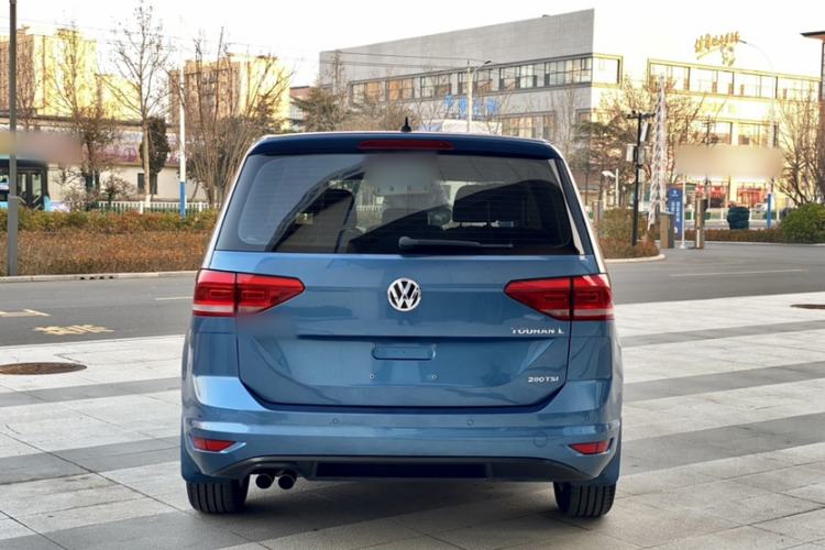 Used Volkswagen Touran 2016 Volkswagen Touran L 280TSI Manual Trend Edition
