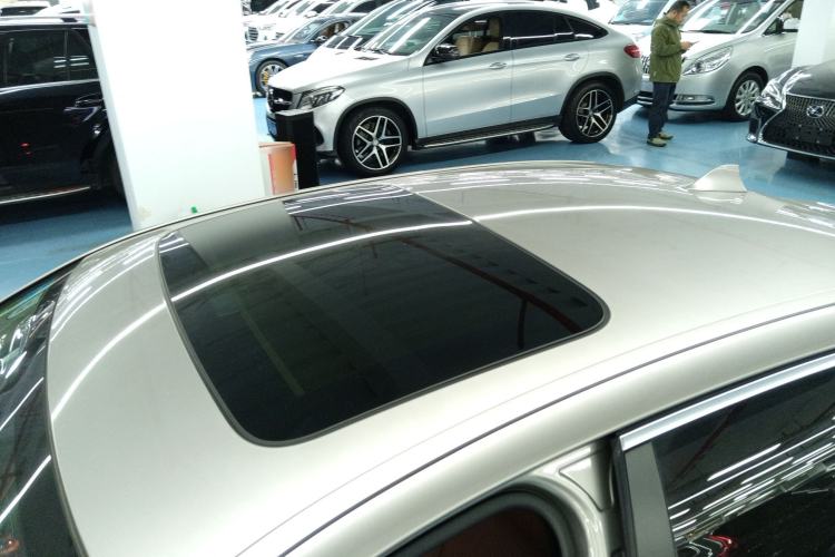 Used BMW 5 Series 2014 520Li Elegant Model
