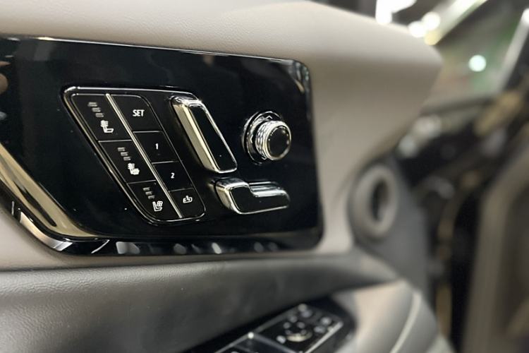 Used Cadillac OPTIQ 2024 Standard Range Version
