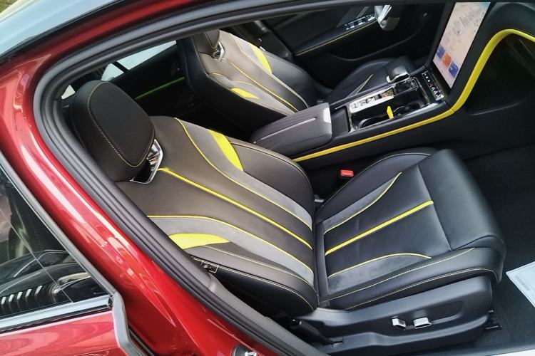 Used Hongqi H6 2023 2.0T ZhiZhen Edition
