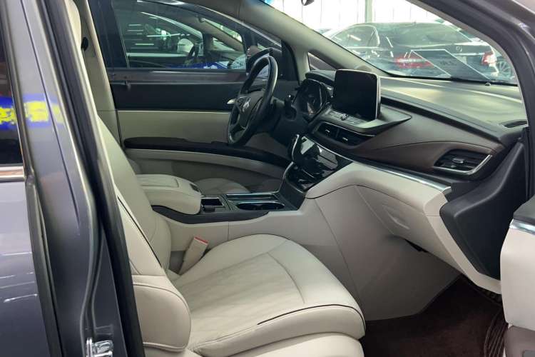 Used Buick GL8 2021 Land Cruiser Executive Class 652T Luxury Model
