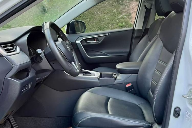 Used Toyota RAV4 2022 2.0L CVT Two-Wheel Drive Fashion Plus Edition