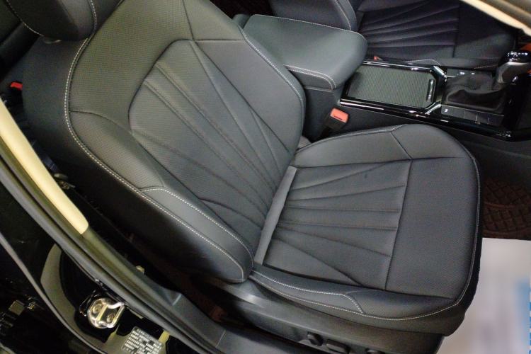 Used Volkswagen Passat 2025 Premium Version 380TSI Dragon Edition
