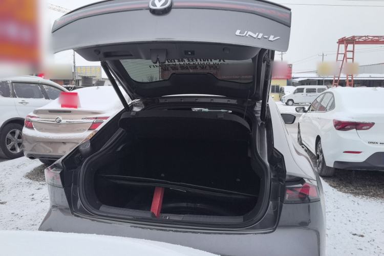 Used Changan UNI-V 2022 1.5T Prestige Version
