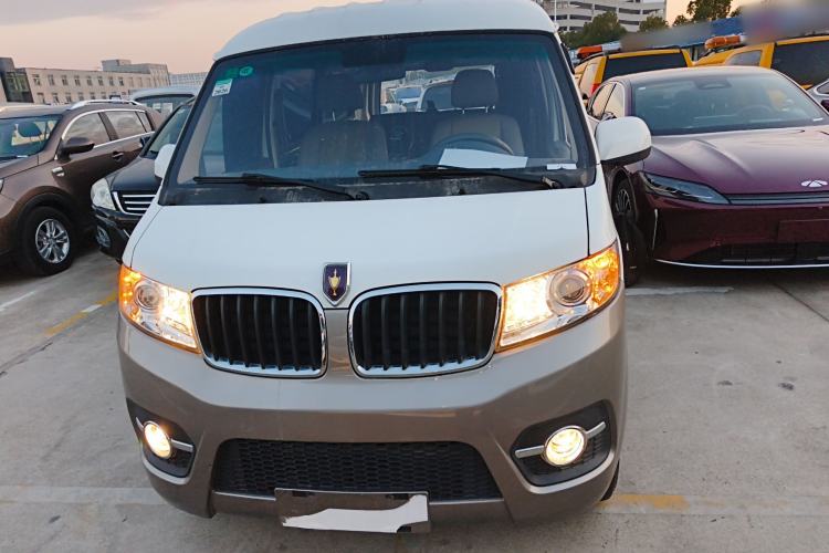 Used Jinbei Hiace X30 2023 1.5L Wealthy-Style Passenger Van 5/6/7-Seater Non-Air-Conditioned Version SWC15M
