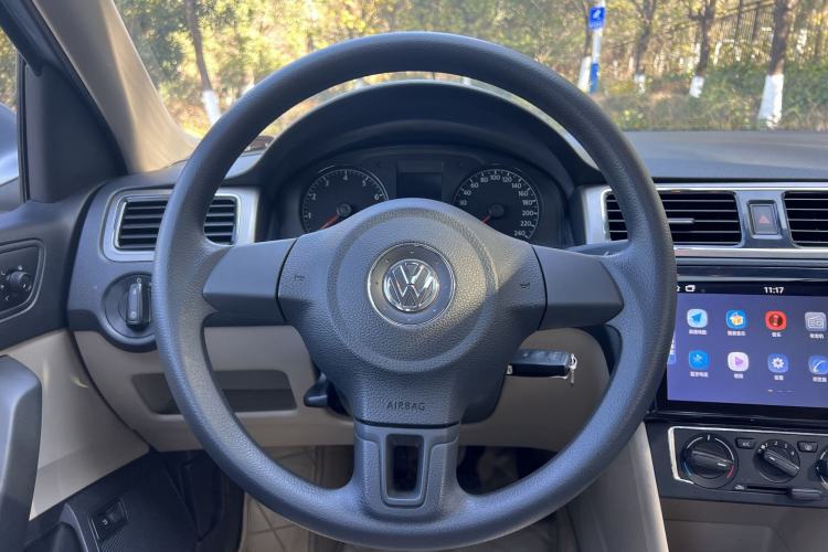 Used Volkswagen Santana 2013 1.6L Manual Comfort Edition
