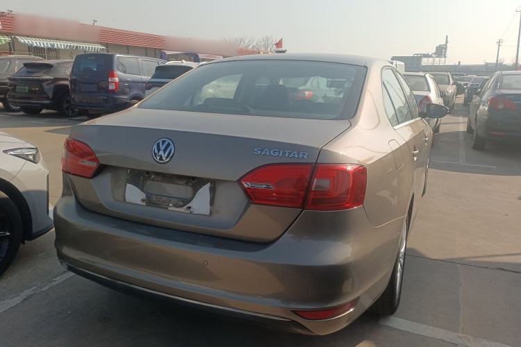 Used Volkswagen Sagitar 2014 Revised Version 1.6L Automatic Leading Edition
