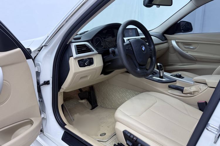 Used BMW 3 Series 2015 316Li Fashion Model
