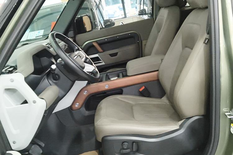 Used Land Rover Defender 2022 90 2.0T P300 SE
