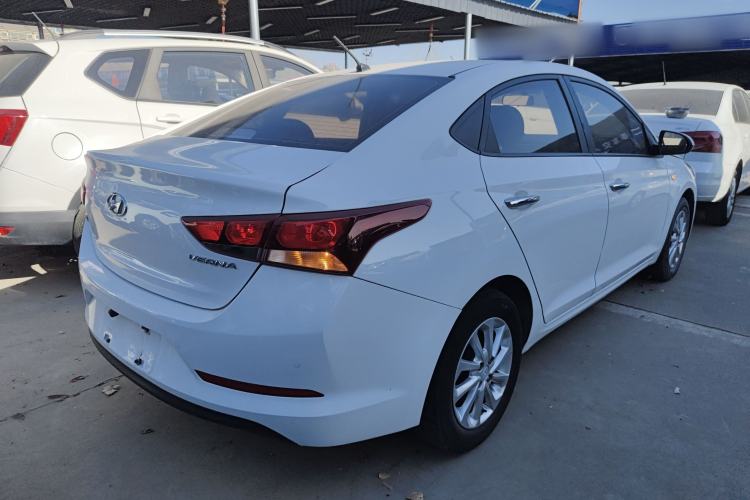 Used Hyundai Verna 2016 1.4L Automatic Cool Edition GLS
