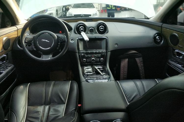 Used Jaguar XJ 2016 XJL 3.0 SC Four-Wheel Drive Panoramic Business Edition