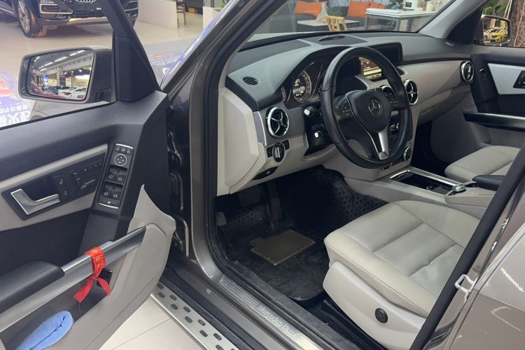 Used Mercedes-Benz GLK-Class 2013 GLK 300 4MATIC Dynamic Sunroof Model
