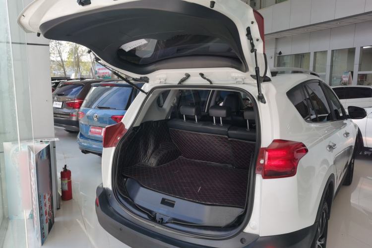 Used Toyota RAV4 2015 2.5L Automatic 4x4 Elite Edition
