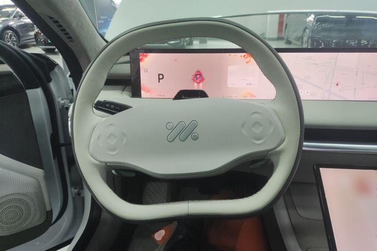 Used  L7 2022 Dynamic Model