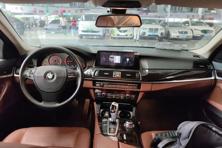 Used BMW 5 Series 2014 525Li Leading Model
