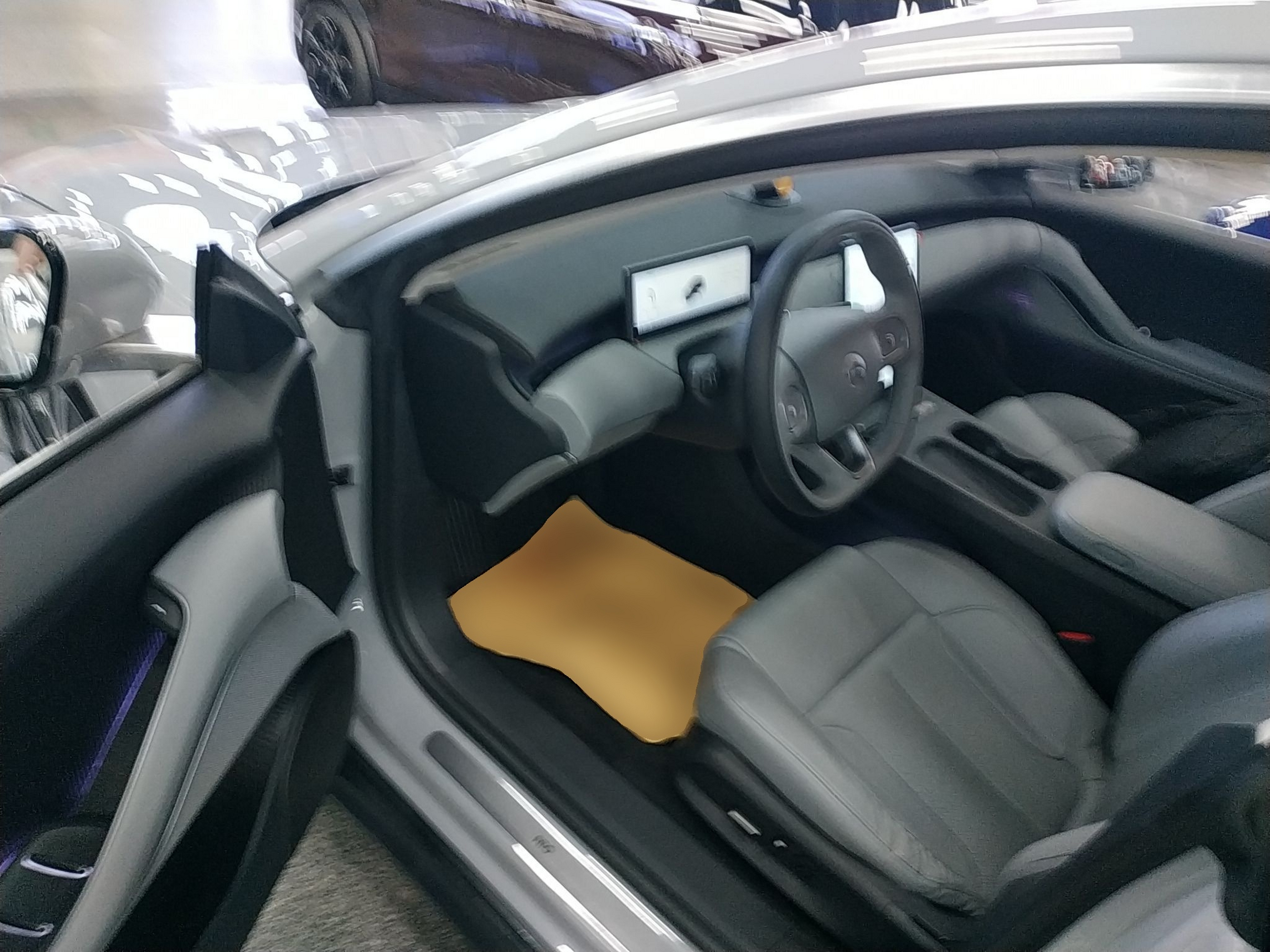 Переднее сиденье в автомобиле