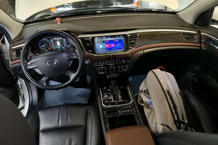 Used GAC Trumpchi GS8 2017 320T Two-Wheel Drive Luxury Smart Connectivity Version (7 Seats)
