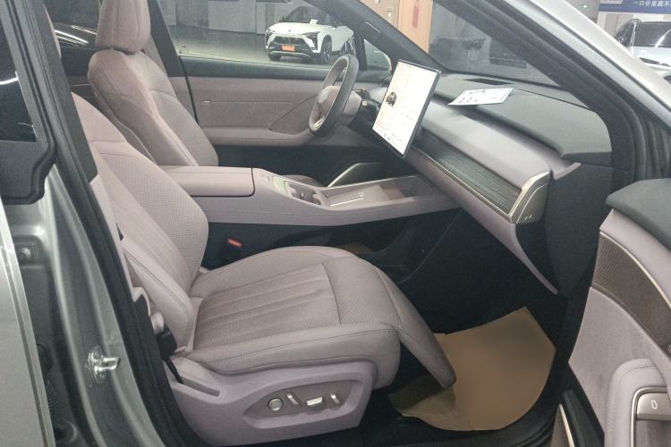 Used ONVO L60 2024 60 kWh Rear-Drive Version
