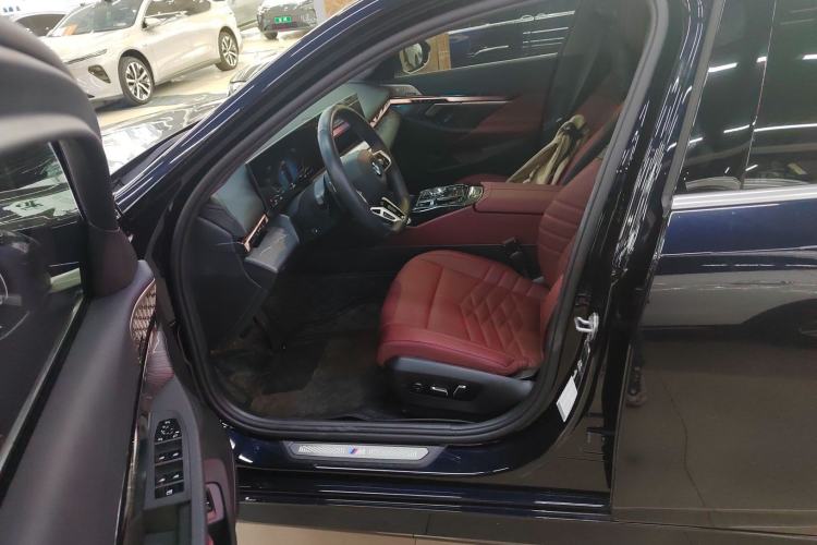 Used BMW 5 Series 2025 530Li Luxury Edition M Sport Package
