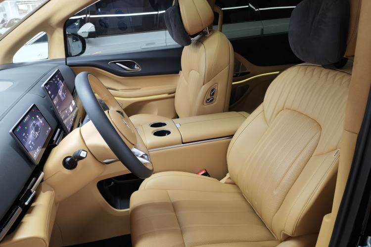 Used VOYAH Dream 2025 PHEV Four-Wheel-Drive Flagship Version – Qiankun Edition