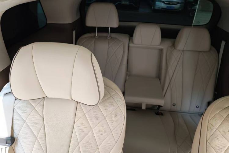 Used Denza D9 2022 EV 600 Four-Wheel Drive Prestige Model