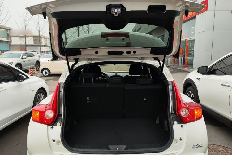 Used Infiniti ESQ 2014 1.6L Spontaneous Edition
