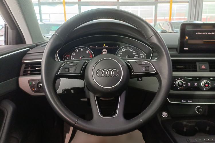 Used Audi A4L 2018 30th Anniversary Edition 30 TFSI Ambition Model