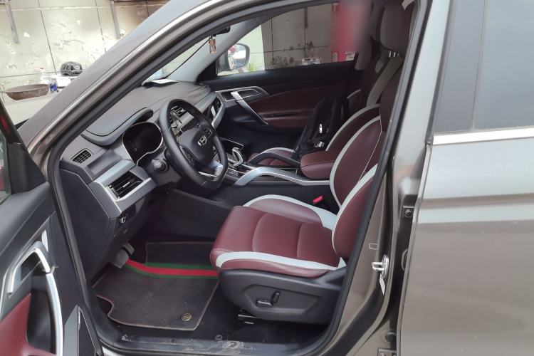 Used Geely Auto Emgrand X7 Sport 2022 1.8TD DCT Zhiya Trim