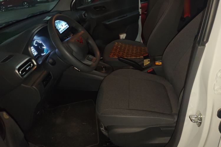 Used Wuling Hongguang New Energy 2024 All-Electric Model 300KM Practical Version
