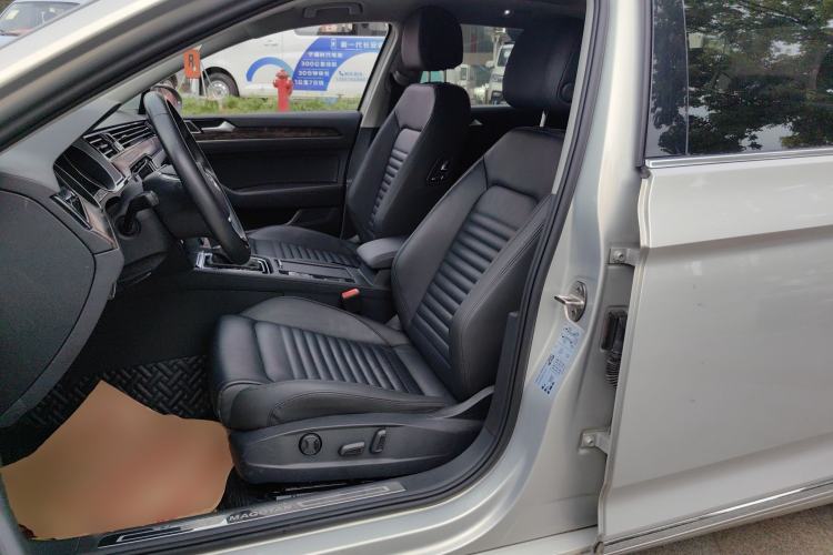 Used Volkswagen Magotan 2019 330TSI DSG Luxury Version China VI Standard
