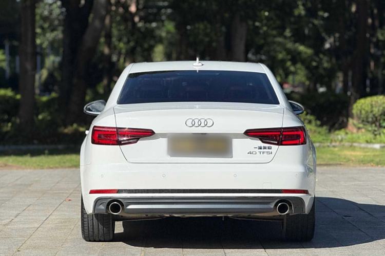 Used Audi A4L 2018 30th Anniversary Edition 40 TFSI Fashion Model
