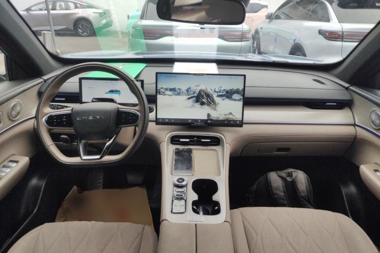 Used Chery Tiggo 8 PLUS C-DM 2025 1.5T 116 km Prestige Version 5 Seats
