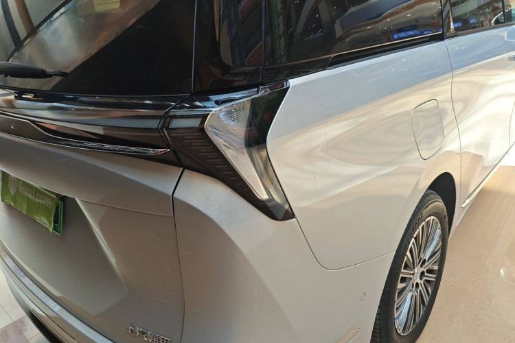 Used Buick GL8 New Energy 2024 Lu Zun Luxury Edition 7-Seater
