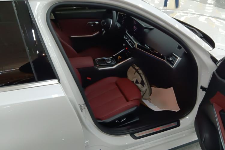 Used BMW i3 2024 eDrive 35 L
