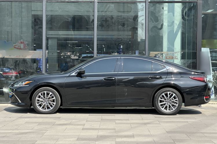 Used Lexus ES 2022 200 Excellence Edition
