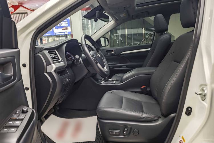 Used Toyota Highlander 2018 2.0T Four-Wheel Drive Prestige Version 7 Seats China V Emission Standard
