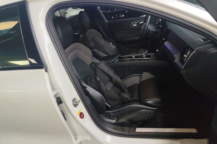 Used Volvo S60 2022 B4 Zhiyuan Sport Edition
